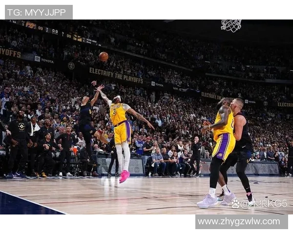 湖人队与开拓者队激战正酣12月29日精彩对决即将上演 湖人队与开拓者队激战正酣12月29日精彩对决即将上演